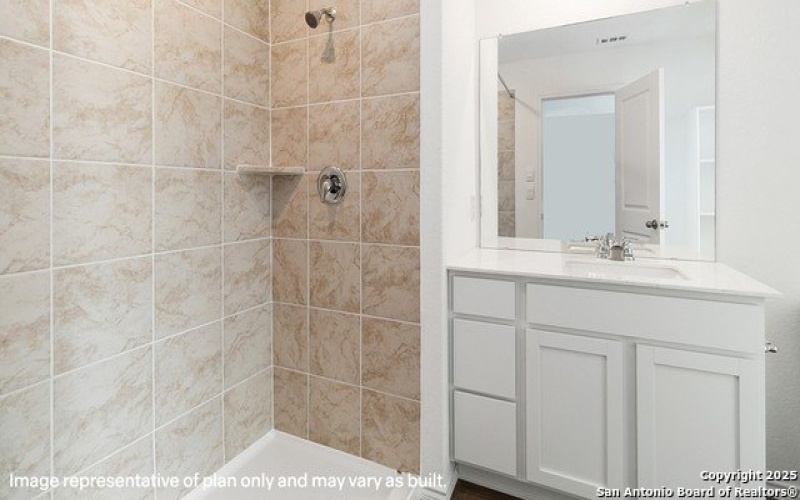 10015 De Allende Path, San Antonio, TX 78221, 5 Habitaciones Habitaciones , ,2 BañosBaños,Residential,En Venta,10015 De Allende Path,1886431