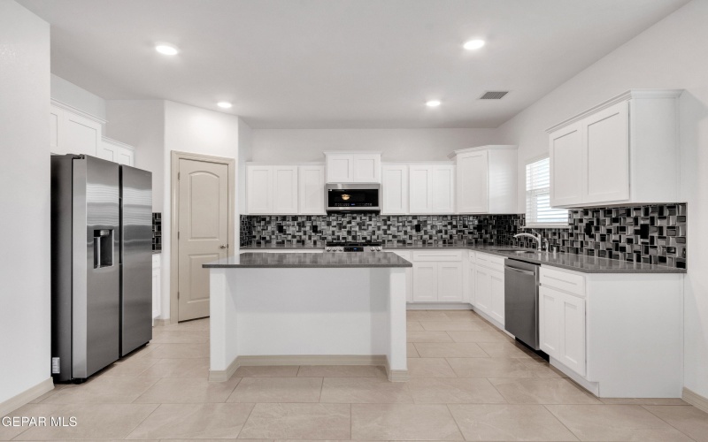 3721 Hill Top Place, El Paso, TX 79938, 4 Habitaciones Habitaciones , ,2 BañosBaños,Residential,En Venta,3721 Hill Top Place,0,926997