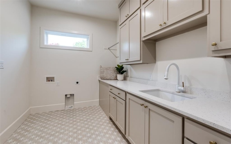 6242 Llano Avenue, Dallas, TX 75214, 4 Habitaciones Habitaciones , ,5 BañosBaños,Residential,En Venta,6242 Llano Avenue,20951725