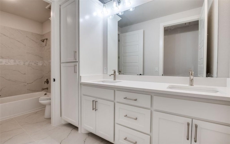 8028 Thomas Crossing, North Richland Hills, TX 76180, 3 Bedrooms Bedrooms, ,2 BathroomsBathrooms,Residential,For Sale,8028 Thomas Crossing,0,20956363