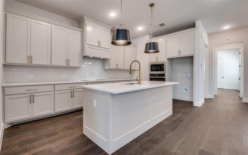8028 Thomas Crossing, North Richland Hills, TX 76180, 3 Bedrooms Bedrooms, ,2 BathroomsBathrooms,Residential,For Sale,8028 Thomas Crossing,0,20956363