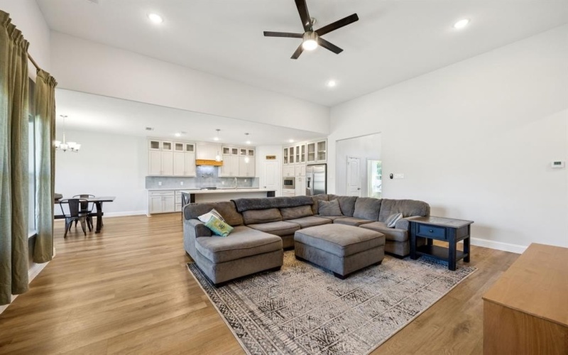 7411 Linda Lane, Dallas, TX 75241, 4 Bedrooms Bedrooms, ,2 BathroomsBathrooms,Residential,For Sale,7411 Linda Lane,0,21003316