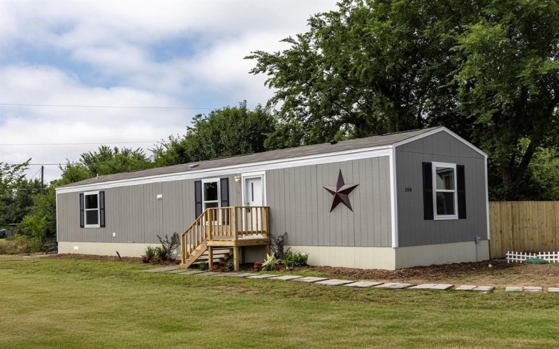 114, 108 Saint Michaels Drive, Trinidad, TX 75163, 2 Bedrooms Bedrooms, ,2 BathroomsBathrooms,Residential,For Sale,114,108 Saint Michaels Drive,0,21007975