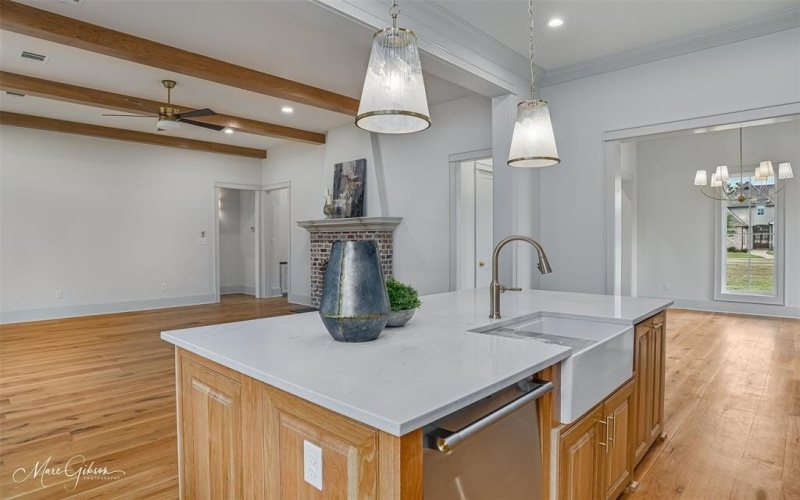 305 Nightfall Court, Bossier City, LA 71111, 4 Bedrooms Bedrooms, ,3 BathroomsBathrooms,Residential,For Sale,305 Nightfall Court,0,21008314