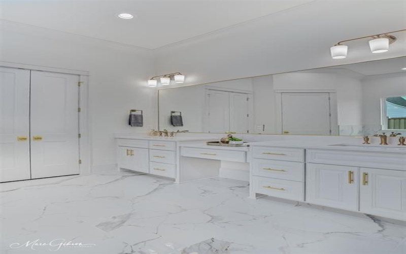 305 Nightfall Court, Bossier City, LA 71111, 4 Bedrooms Bedrooms, ,3 BathroomsBathrooms,Residential,For Sale,305 Nightfall Court,0,21008314