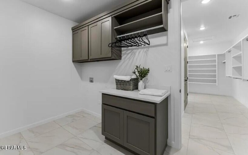 161 Johnny Telles Drive, Clint, TX 79836, 4 Habitaciones Habitaciones , ,3 BañosBaños,Residential,En Venta,161 Johnny Telles Drive,0,911437