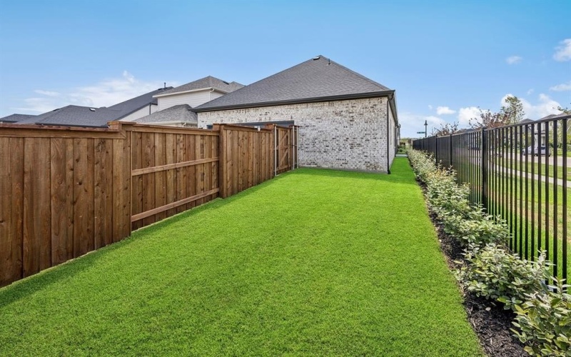 1901 Cola Drive, Van Alstyne, TX 75495, 3 Bedrooms Bedrooms, ,2 BathroomsBathrooms,Residential,For Sale,1901 Cola Drive,21009592