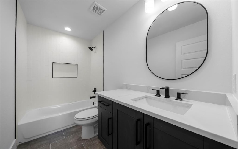 4317 Centerton Mews, Rowlett, TX 75089, 3 Bedrooms Bedrooms, ,2 BathroomsBathrooms,Residential,For Sale,4317 Centerton Mews,21009624