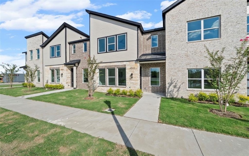 4317 Centerton Mews, Rowlett, TX 75089, 3 Bedrooms Bedrooms, ,2 BathroomsBathrooms,Residential,For Sale,4317 Centerton Mews,21009624