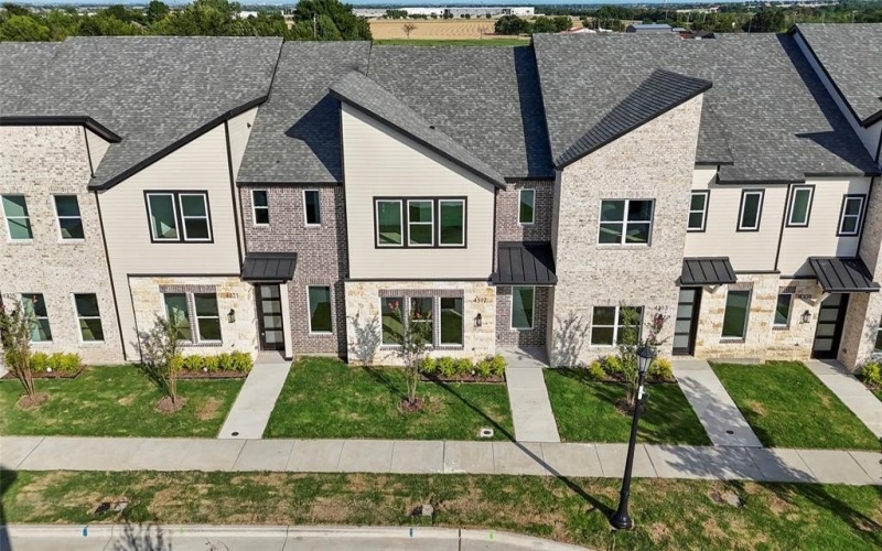 4317 Centerton Mews, Rowlett, TX 75089, 3 Bedrooms Bedrooms, ,2 BathroomsBathrooms,Residential,For Sale,4317 Centerton Mews,21009624