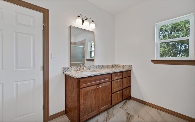 206 Hix Road, Cleburne, TX 76031, 5 Habitaciones Habitaciones , ,2 BañosBaños,Residential,En Venta,206 Hix Road,0,21010066