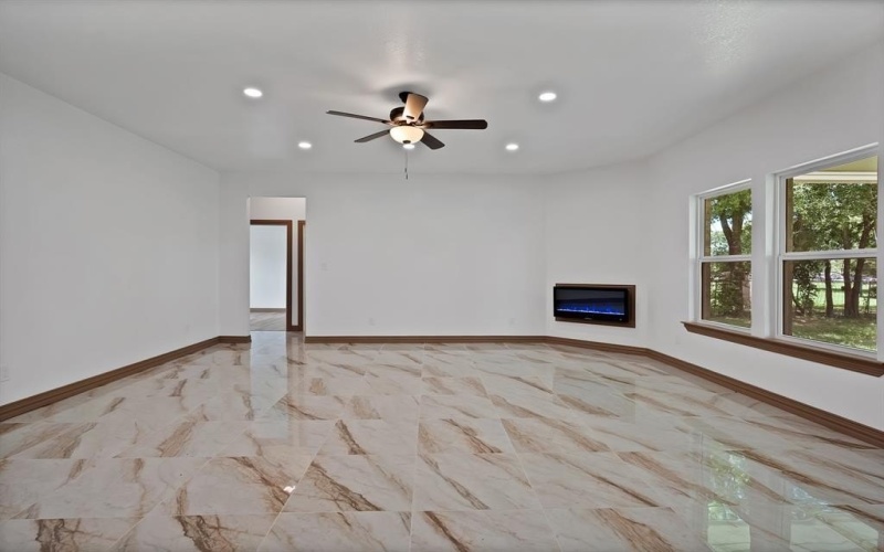 206 Hix Road, Cleburne, TX 76031, 5 Habitaciones Habitaciones , ,2 BañosBaños,Residential,En Venta,206 Hix Road,0,21010066