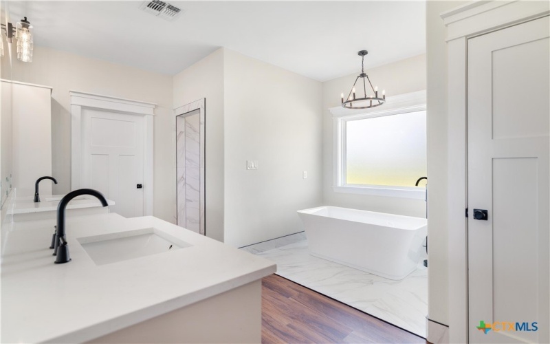 285 Kendal Drive, Victoria, TX 77904, 4 Habitaciones Habitaciones , ,2 BañosBaños,Residential,En Venta,285 Kendal Drive,0,585098