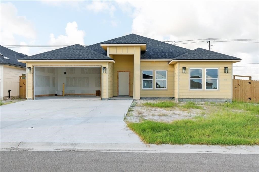 101 Traditions Drive, Rockport, TX 78382, 4 Habitaciones Habitaciones , ,Residential,En Venta,101 Traditions Drive,462395