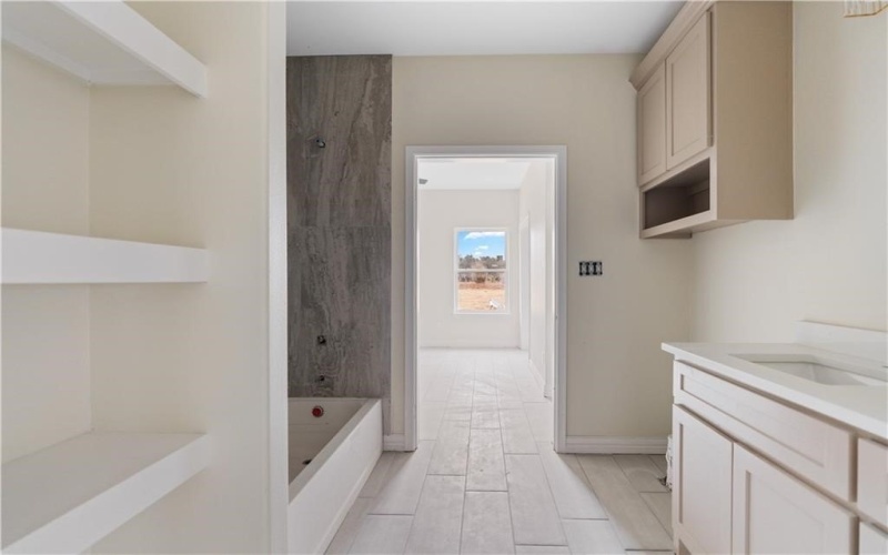 125 Traditions Drive, Rockport, TX 78382, 5 Bedrooms Bedrooms, ,Residential,For Sale,125 Traditions Drive,462450
