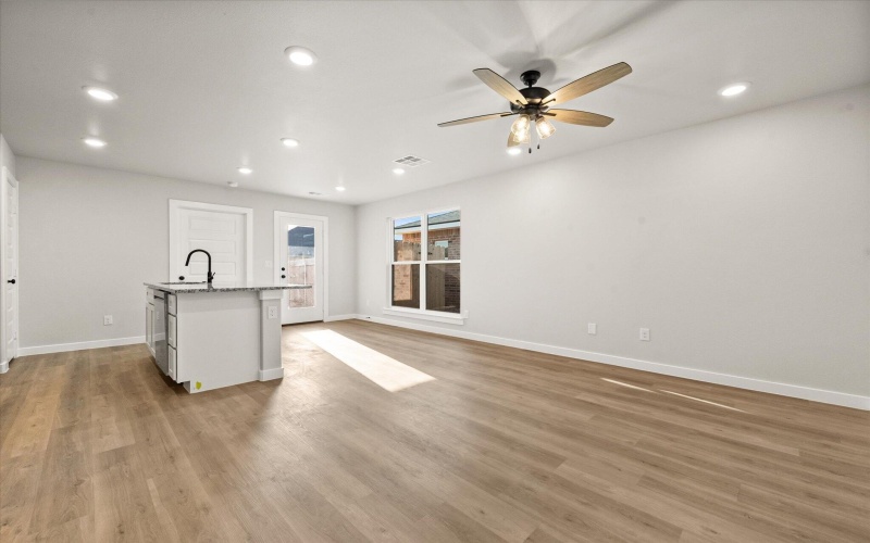 14406 Paris Avenue, Lubbock, TX 79423, 3 Bedrooms Bedrooms, ,2 BathroomsBathrooms,Residential,For Sale,14406 Paris Avenue,202558253