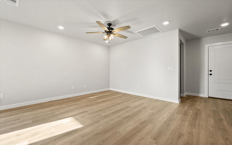 14406 Paris Avenue, Lubbock, TX 79423, 3 Bedrooms Bedrooms, ,2 BathroomsBathrooms,Residential,For Sale,14406 Paris Avenue,202558253