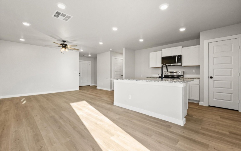 14406 Paris Avenue, Lubbock, TX 79423, 3 Bedrooms Bedrooms, ,2 BathroomsBathrooms,Residential,For Sale,14406 Paris Avenue,202558253