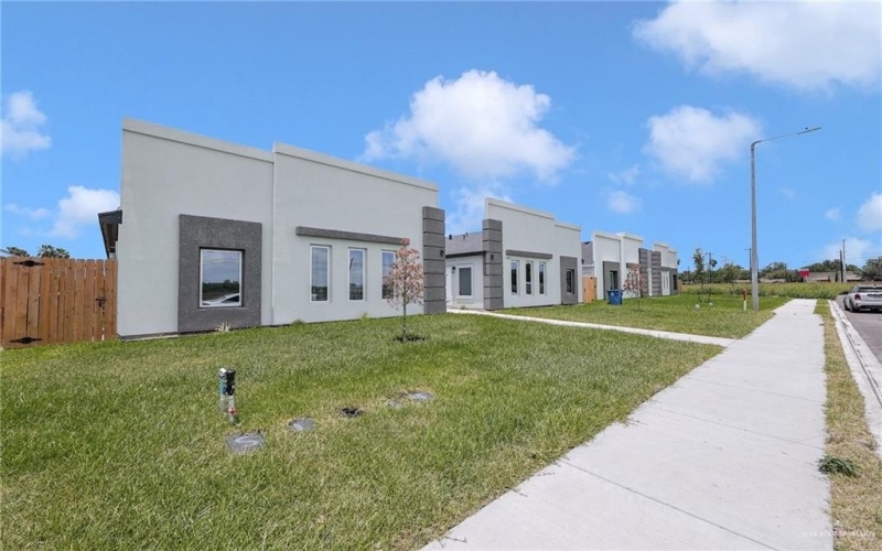 1233 Country Club Drive, Alamo, TX 78589, ,Residential Multi Family,For Sale,1233 Country Club Drive,476436