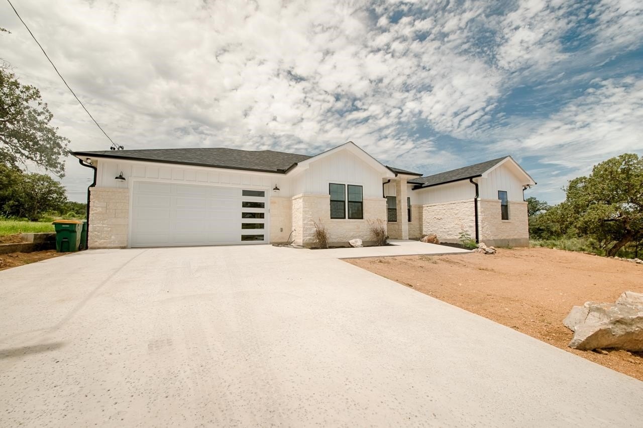 115 W Newcastle Drive, Granite Shoals, TX 78654, 3 Bedrooms Bedrooms, ,2 BathroomsBathrooms,Residential,For Sale,115 W Newcastle Drive,174387