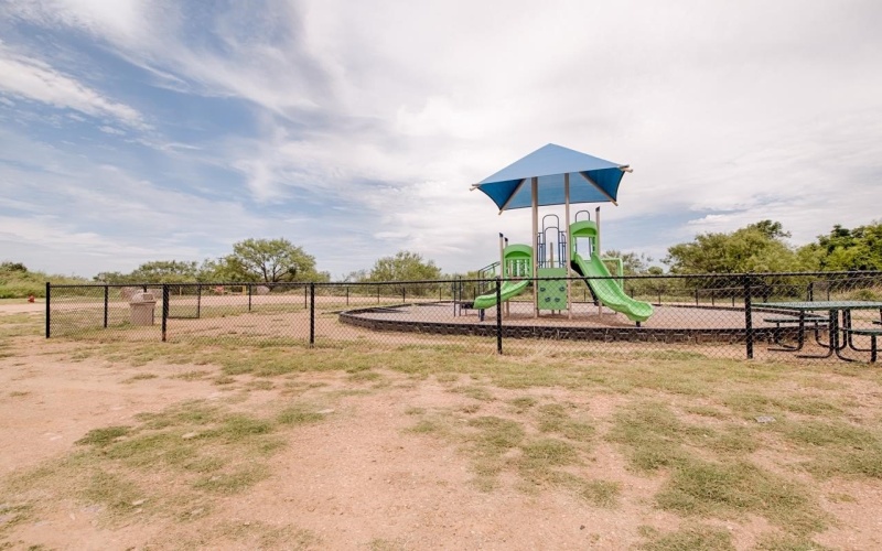 115 W Newcastle Drive, Granite Shoals, TX 78654, 3 Bedrooms Bedrooms, ,2 BathroomsBathrooms,Residential,For Sale,115 W Newcastle Drive,174387