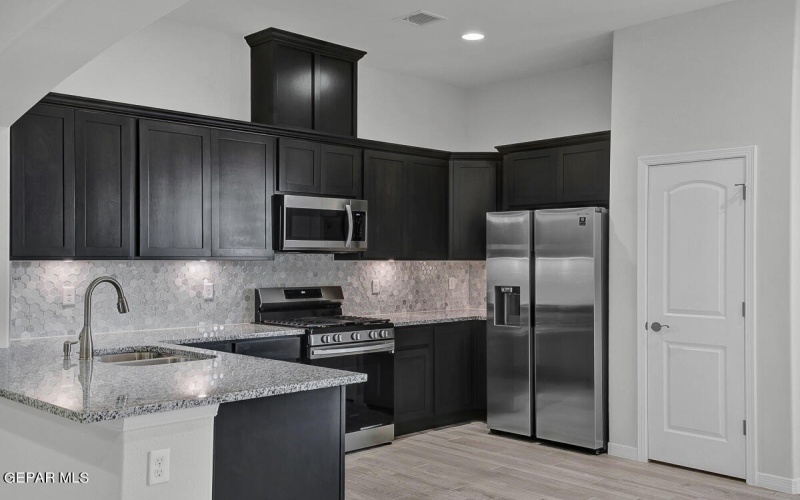 13882 Paseo Central Avenue, Horizon City, TX 79928, 3 Habitaciones Habitaciones , ,2 BañosBaños,Residential,En Venta,13882 Paseo Central Avenue,911620