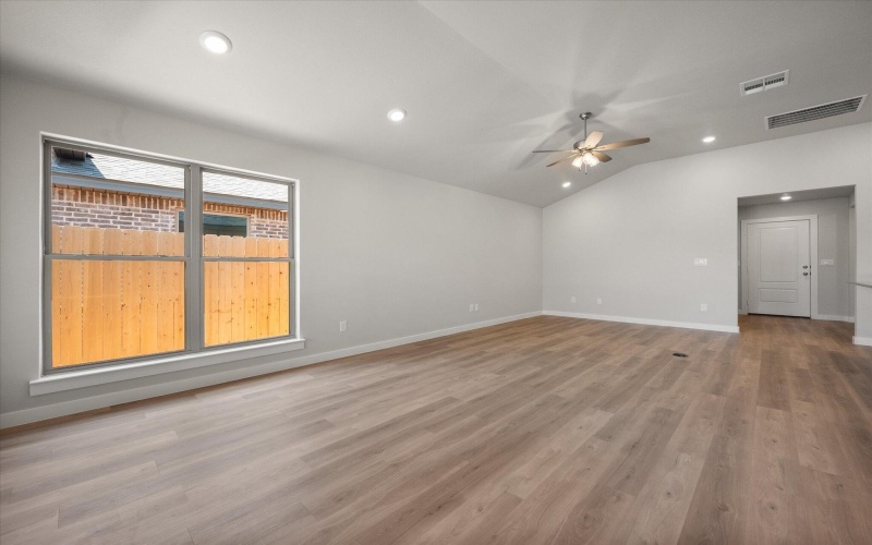 311 E 24th Street, Wolfforth, TX 79382, 4 Habitaciones Habitaciones , ,2 BañosBaños,Residential,En Venta,311 E 24th Street,0,202558214