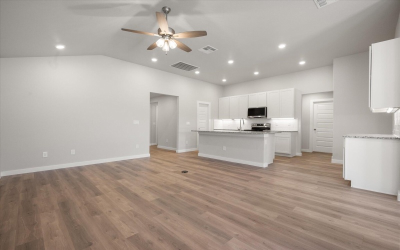 311 E 24th Street, Wolfforth, TX 79382, 4 Habitaciones Habitaciones , ,2 BañosBaños,Residential,En Venta,311 E 24th Street,0,202558214