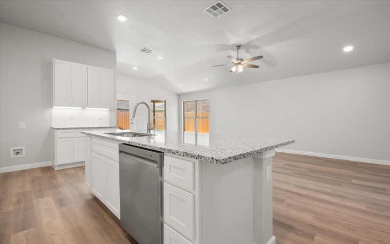 311 E 24th Street, Wolfforth, TX 79382, 4 Habitaciones Habitaciones , ,2 BañosBaños,Residential,En Venta,311 E 24th Street,0,202558214