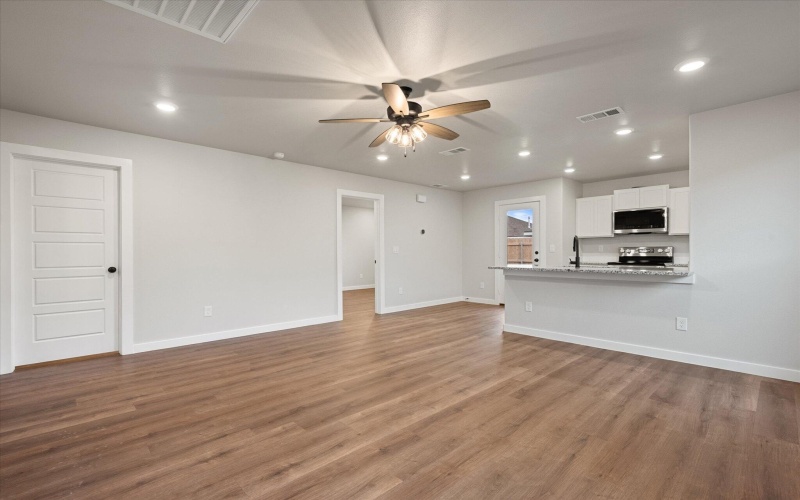 8326 24th Street, Lubbock, TX 79407, 2 Habitaciones Habitaciones , ,2 BañosBaños,Residential,En Venta,8326 24th Street,0,202558219