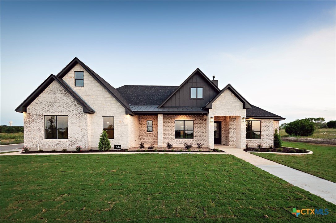 1644 Hunt Dr., Salado, TX 76571, 4 Bedrooms Bedrooms, ,3 BathroomsBathrooms,Residential,For Sale,1644 Hunt Dr.,587570