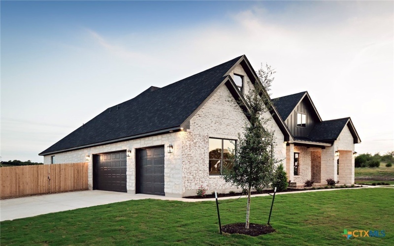 1644 Hunt Dr., Salado, TX 76571, 4 Bedrooms Bedrooms, ,3 BathroomsBathrooms,Residential,For Sale,1644 Hunt Dr.,587570