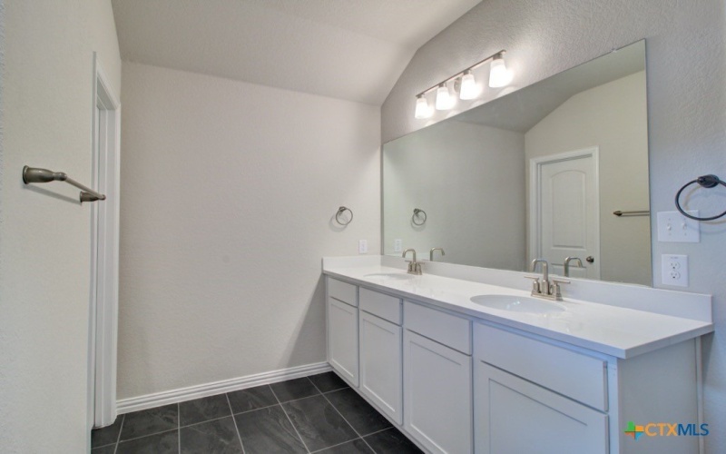 893 Farmhouse Trail, New Braunfels, TX 78130, 3 Habitaciones Habitaciones , ,2 BañosBaños,Residential,En Venta,893 Farmhouse Trail,0,587613