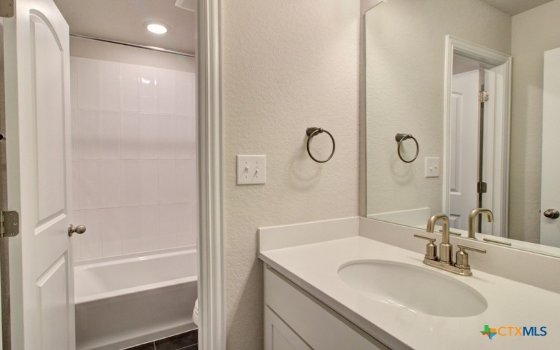 893 Farmhouse Trail, New Braunfels, TX 78130, 3 Habitaciones Habitaciones , ,2 BañosBaños,Residential,En Venta,893 Farmhouse Trail,0,587613
