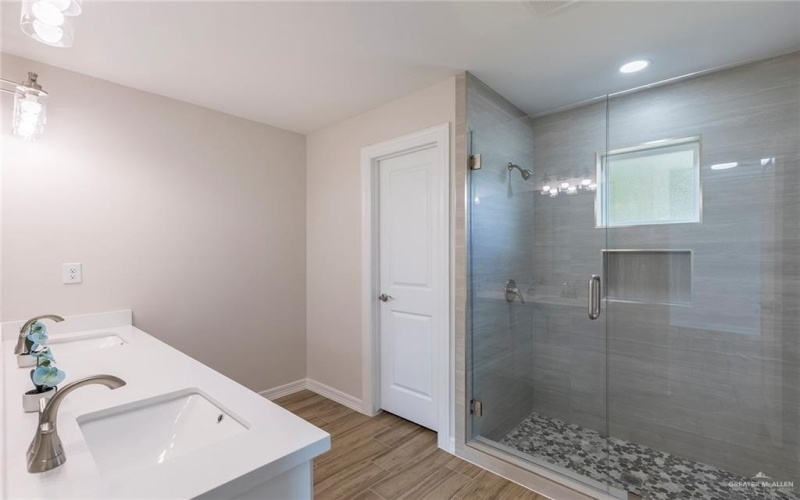 2406 San Charbel Street, San Juan, TX 78589, 3 Bedrooms Bedrooms, ,2 BathroomsBathrooms,Residential,For Sale,2406 San Charbel Street,476561