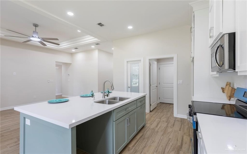 2406 San Charbel Street, San Juan, TX 78589, 3 Bedrooms Bedrooms, ,2 BathroomsBathrooms,Residential,For Sale,2406 San Charbel Street,476561