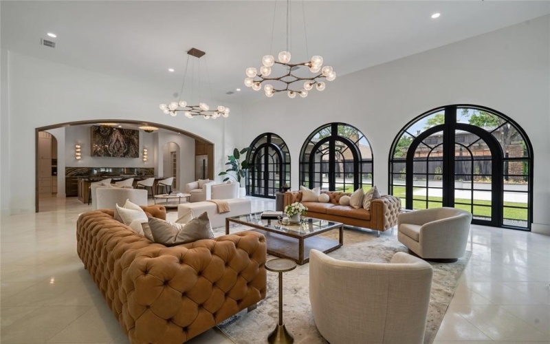 5615 Lobello Drive, Dallas, TX 75229, 4 Bedrooms Bedrooms, ,5 BathroomsBathrooms,Residential,For Sale,5615 Lobello Drive,20852242