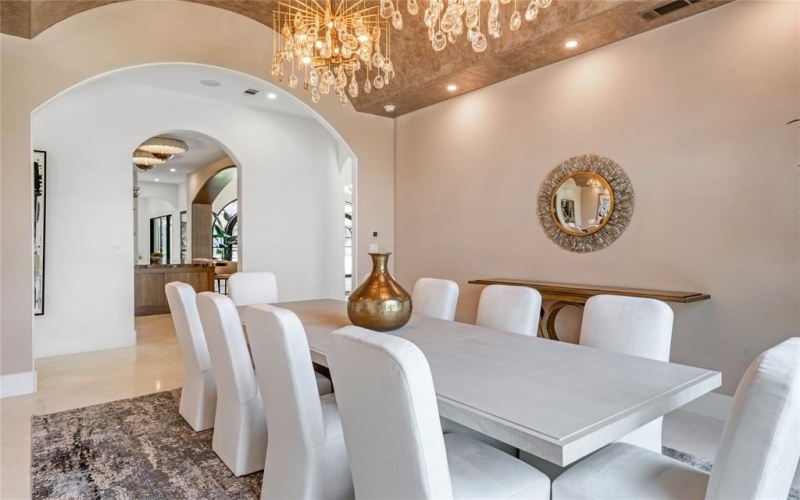 5615 Lobello Drive, Dallas, TX 75229, 4 Bedrooms Bedrooms, ,5 BathroomsBathrooms,Residential,For Sale,5615 Lobello Drive,20852242