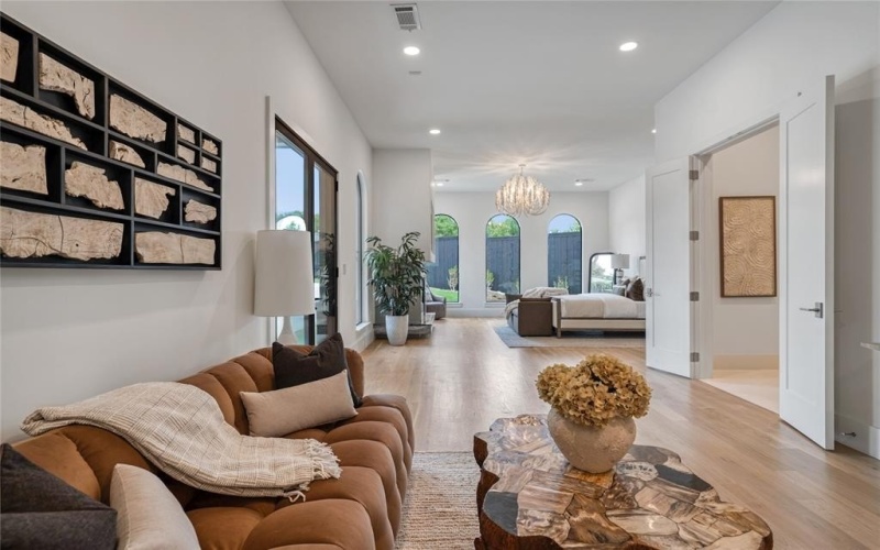 5615 Lobello Drive, Dallas, TX 75229, 4 Bedrooms Bedrooms, ,5 BathroomsBathrooms,Residential,For Sale,5615 Lobello Drive,20852242