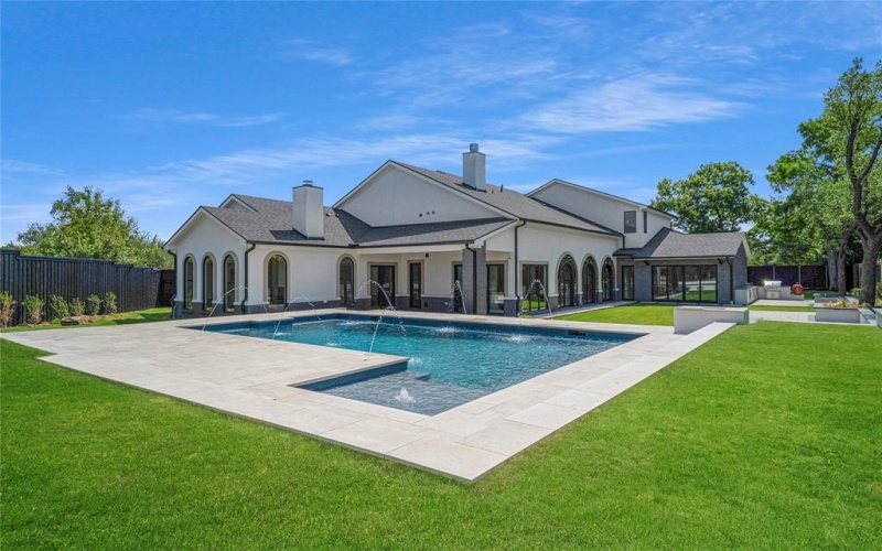 5615 Lobello Drive, Dallas, TX 75229, 4 Bedrooms Bedrooms, ,5 BathroomsBathrooms,Residential,For Sale,5615 Lobello Drive,20852242