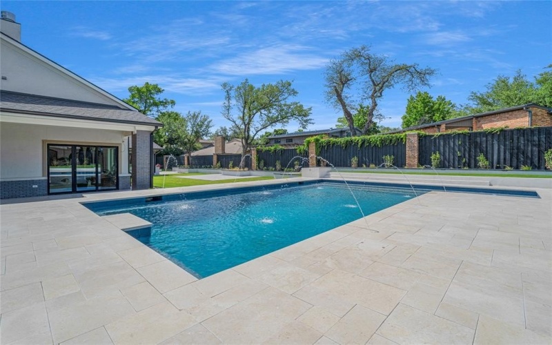 5615 Lobello Drive, Dallas, TX 75229, 4 Bedrooms Bedrooms, ,5 BathroomsBathrooms,Residential,For Sale,5615 Lobello Drive,20852242