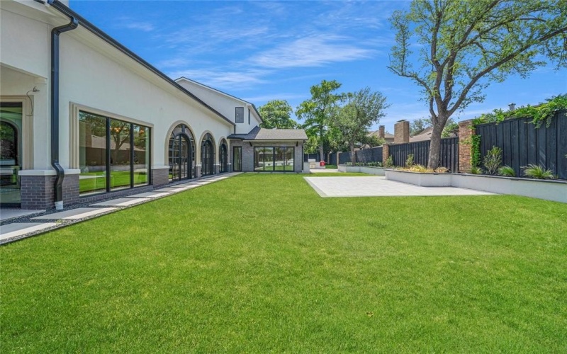 5615 Lobello Drive, Dallas, TX 75229, 4 Bedrooms Bedrooms, ,5 BathroomsBathrooms,Residential,For Sale,5615 Lobello Drive,20852242