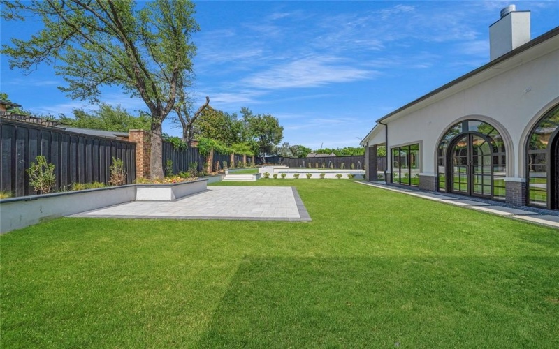 5615 Lobello Drive, Dallas, TX 75229, 4 Bedrooms Bedrooms, ,5 BathroomsBathrooms,Residential,For Sale,5615 Lobello Drive,20852242