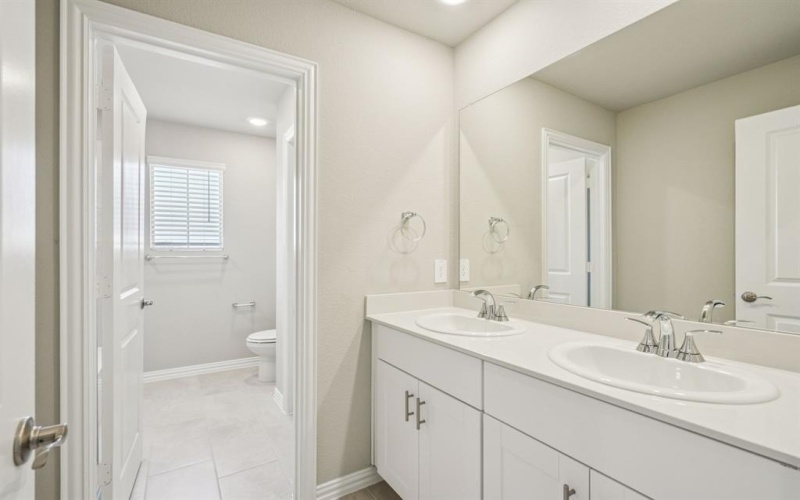 6632 Valley Lake Lane, Fort Worth, TX 76036, 5 Bedrooms Bedrooms, ,3 BathroomsBathrooms,Residential,For Sale,6632 Valley Lake Lane,0,21005823