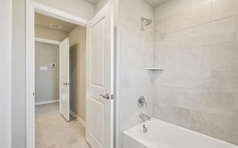 6632 Valley Lake Lane, Fort Worth, TX 76036, 5 Bedrooms Bedrooms, ,3 BathroomsBathrooms,Residential,For Sale,6632 Valley Lake Lane,0,21005823