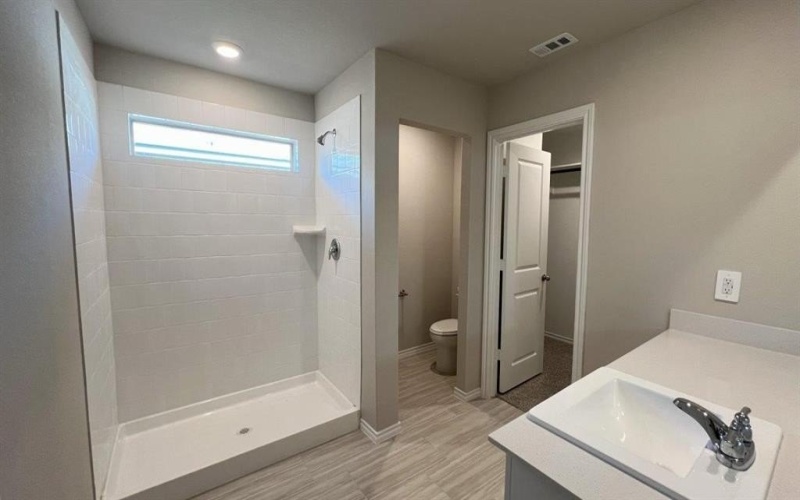 829 ROUND ROBIN Lane, Fort Worth, TX 76131, 3 Bedrooms Bedrooms, ,2 BathroomsBathrooms,Residential,For Sale,829 ROUND ROBIN Lane,21009240