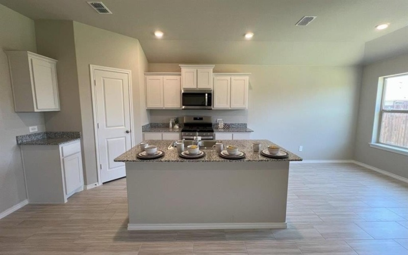 829 ROUND ROBIN Lane, Fort Worth, TX 76131, 3 Bedrooms Bedrooms, ,2 BathroomsBathrooms,Residential,For Sale,829 ROUND ROBIN Lane,21009240