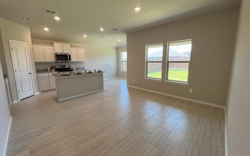 829 ROUND ROBIN Lane, Fort Worth, TX 76131, 3 Bedrooms Bedrooms, ,2 BathroomsBathrooms,Residential,For Sale,829 ROUND ROBIN Lane,21009240