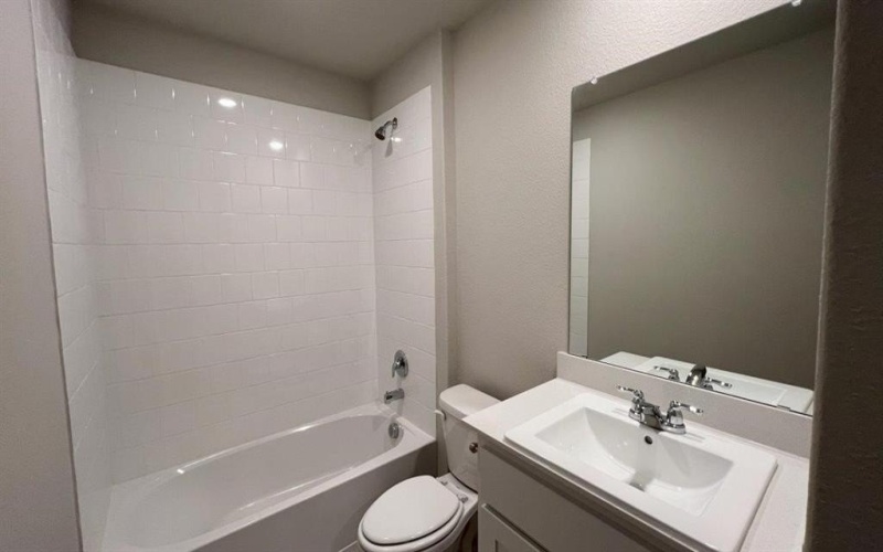 8409 HOLLYMEAD Lane, Fort Worth, TX 76131, 4 Bedrooms Bedrooms, ,2 BathroomsBathrooms,Residential,For Sale,8409 HOLLYMEAD Lane,21009410