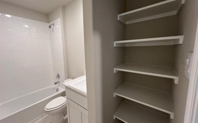 8409 HOLLYMEAD Lane, Fort Worth, TX 76131, 4 Bedrooms Bedrooms, ,2 BathroomsBathrooms,Residential,For Sale,8409 HOLLYMEAD Lane,21009410